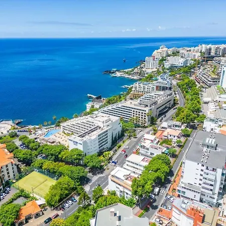 Urso Tigre By Madeira Apartment